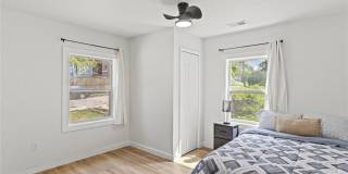 Room in 3 Bedroom Home at Peeples St SW Gallery 14