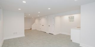 5509 N Central Avenue Gallery 21
