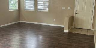 Spacious home in University Park Gallery 8