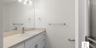 STUNNING 3 Bed / 2.5 Bath Brand New Townhome!! Gallery 14