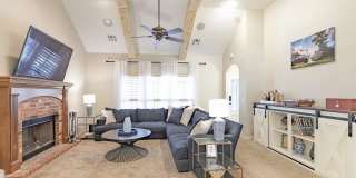 3 bedroom, 2 bathroom Midtown Beauty in Tulsa, OK! Gallery 6