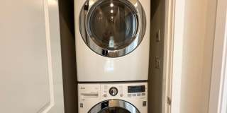 Modern 2-bed, 2-bath Townhome in Shoreline. Gallery 14