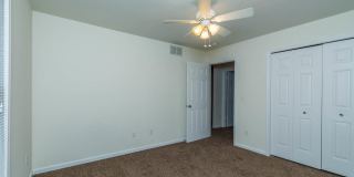 202 E 20th - 4-Bed/3-Bath Townhouse - Walking distance to stadium! Gallery 10