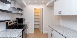 Beautiful Townhome in Central Colorado Springs! Gallery 5