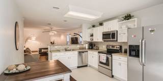 Fully Furnished 3 Bedroom near Greenbelt in Southeast Austin- Easy Access to 35! Gallery 9