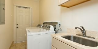 Kahala - 4 Bedroom, 3.5 Bathroom, 2 vehicle garage Gallery 11
