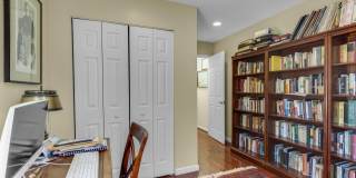 1933 PARRISH Street Gallery 27