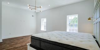 3038 SALMON Street Gallery 22