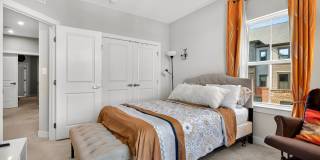 Luxurious 3 Bed 2.5 Bath Townhome In Beautiful Foster's Glen Gallery 24