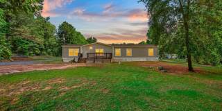 4BD/2BA home with fenced back yard. Gallery 1