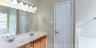 212 Crowfoot Gallery 29