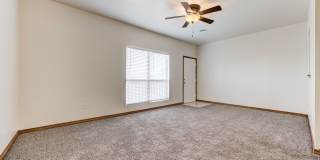 !!50 Percent off your 1st Months Rent!! Spacious 1BD/1BTH Apartment with a Private Balcony in the Heart of Norman! Gallery 7