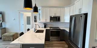 Beautifully Furnished 1/1 Apartment in Downtown Broad St.- $2,350 Gallery 12
