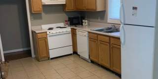 ***AVAILABLE AUGUST 2027*** 5 Bedroom 3 Bathrooms House Downtown Gallery 11