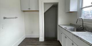 Bright & Airy 3-Bedroom Bungalow-Move-In Ready! Gallery 4