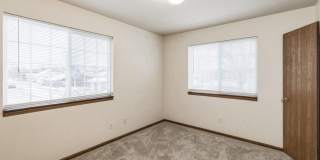 Super cute, 2 story townhome in West Ames Gallery 13