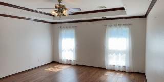 Save Hundreds Every Month – No Electric Bill! Solar-Powered Custom Home for Lease Yukon Public Schools! Gallery 10
