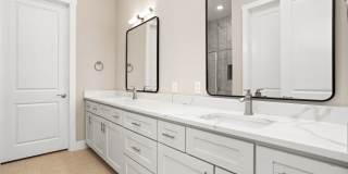 Luxury 3/2.5 Townhome Gallery 16