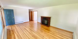 3 Bedroom House South End Neighborhood Burlington Available in September 5th! Gallery 9