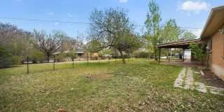 Charming 3BR House in Aurora Gallery 27