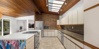 One-of-a-Kind Mid-Century Modern 4 Bedroom Retreat with Dream Backyard One-of-a-Kind Mid-Century Modern 4 Bedroom Retreat with Dream Backyard Gallery 14
