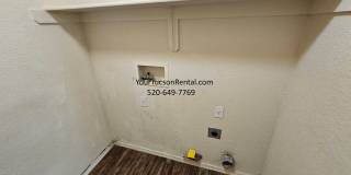 3/2 & a Loft, AC off of River Road near Oracle Road Gallery 17