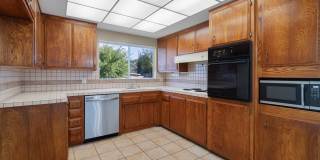 Victorville Green Tree Home- Refurbished 4 Bedrooms, 2 Bathrooms, New Paint, Gallery 3