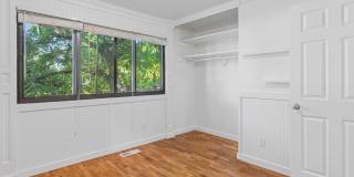 Bright Cozy Home w/ Deck & Yard Near Des Moines Marina Bright Cozy Home w/ Deck & Yard Near Des Moines Marina Gallery 11