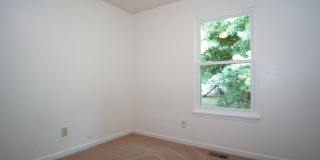 4 Bed/2 1/2 Bath Bus Line Reserved Parking Gallery 14