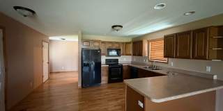2-bedroom, 2-bath Duplex in Champaign, IL Gallery 7