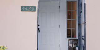 1425 Riverside Circle Gallery 3