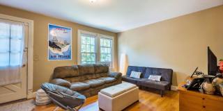 NW Rowhouse Near Georgetown University & Hospital Available Early August Gallery 4
