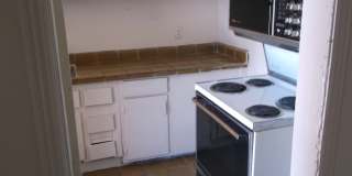 Spacious 1 bed, 1 bath in Great Location Gallery 4