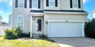 16510 Loop St – 3 Bed/2.5 Bath in Millard School District | Hardwood Floors, Fenced Yard, 2-Car Garage Gallery 1