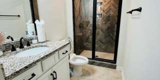 Beautiful 4BR Townhouse in Ballantyne Gallery 11