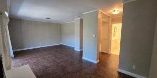 A Fabulous 3 Bedroom Townhome Centrally located. Gallery 32