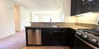 2 bed, 2.5 bath located in Corona, CA! Gallery 18