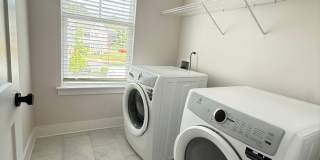 Spacious Modern End-Unit Davidson Townhome - Lake Davidson Access Gallery 20