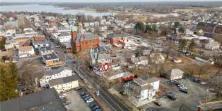 546 Main Street Gallery 16