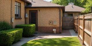 Cozy 1-Bedroom Near DU with Private Yard & Parking Gallery 8