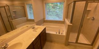 Room in 3 Bedroom Home at Pecan Ridge Dr Gallery 45