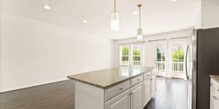41715 MCMONAGLE Square Gallery 12