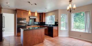 Excellent 4 Bed 2.5 bath Home in a Gated Community Gallery 6