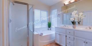 4 Bedroom Home Corner Lot ~ 1 bedroom on 1st evel ~ 3 Full Bathrooms Gallery 13