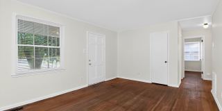 3 Bedroom Home located in Lincoln Heights! Gallery 4