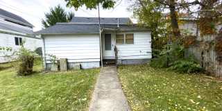 For Rent: 912 S Penn St. Cozy 3-Bedroom Home with a fenced in yard & detached garage! Washer & Dryer Hookups! Section 8 Approved! Gallery 25