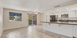 Upgraded 2 bedroom 2 bath upstairs condo Gallery 8