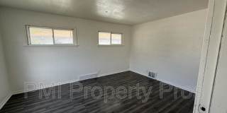 5642 N 61st St Gallery 1