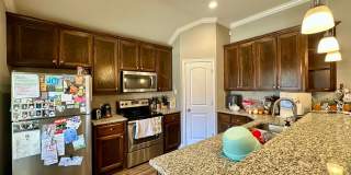 Spacious 4-Bed, 4.5-Bath Home in the Heart of the Baylor Bubble! Gallery 5
