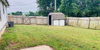 Great Home With Large Yard Gallery 16